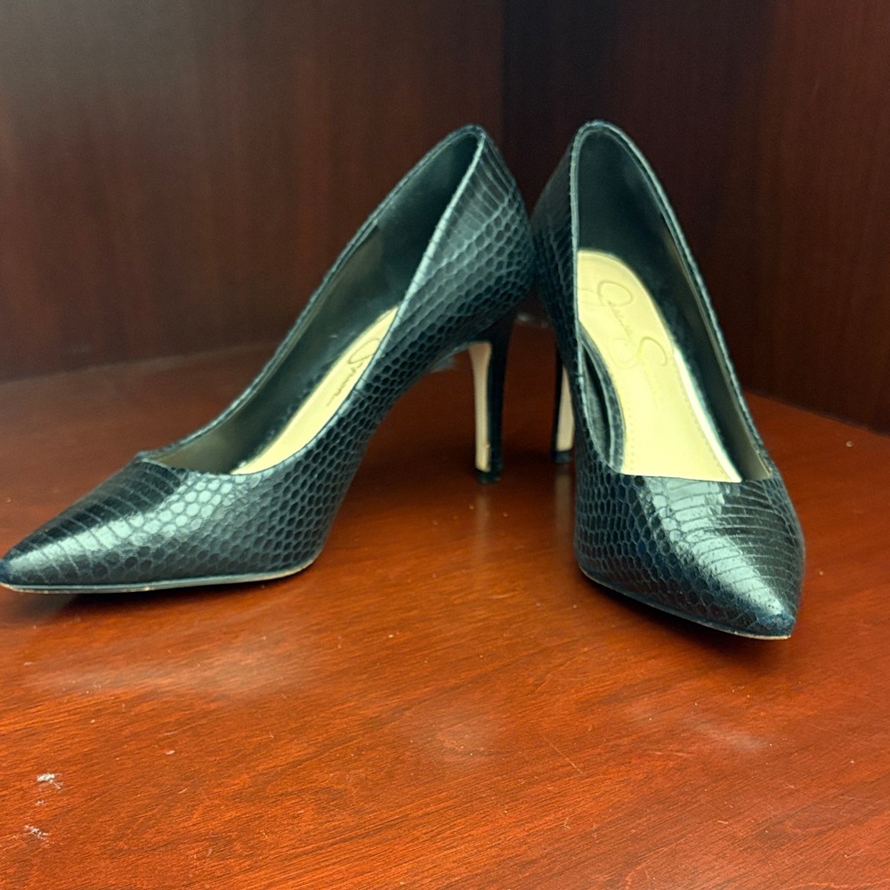 Jessica Simpson Black Snakeskin Heels
